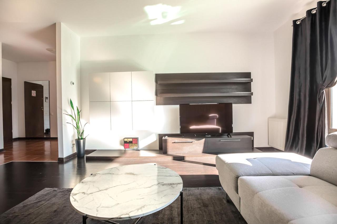 Tampa Gardens Apartments - Adults Only 브라쇼브 외부 사진