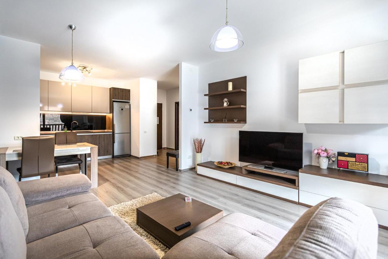 Tampa Gardens Apartments - Adults Only 브라쇼브 외부 사진