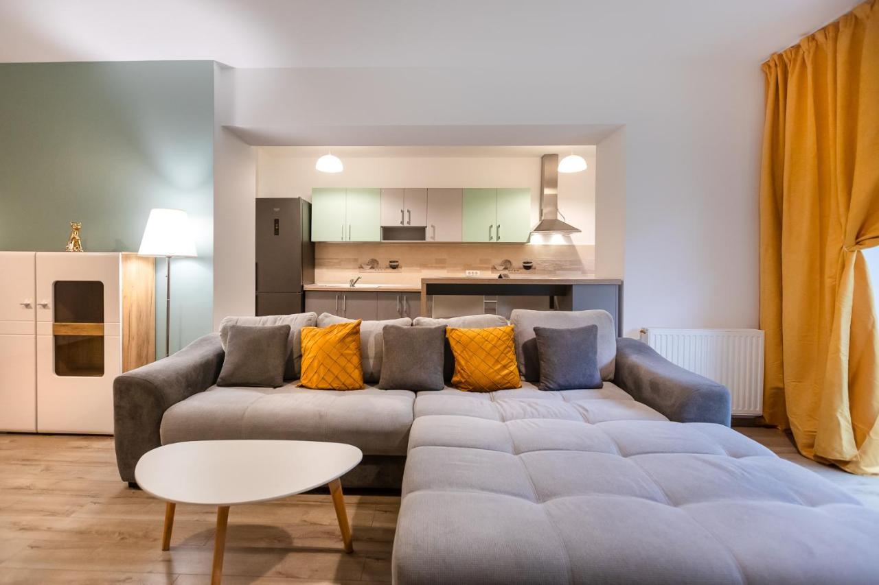 Tampa Gardens Apartments - Adults Only 브라쇼브 외부 사진