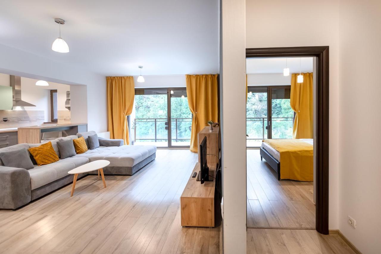 Tampa Gardens Apartments - Adults Only 브라쇼브 외부 사진